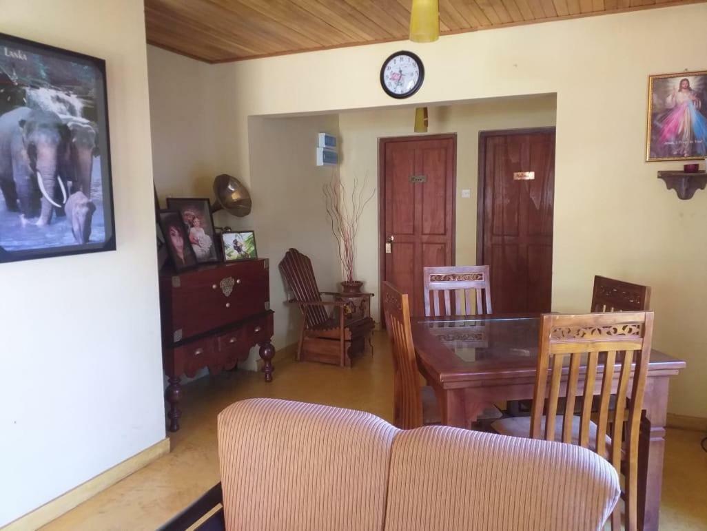 Hill View Bungalow Bed and Breakfast Nuwara Eliya Esterno foto